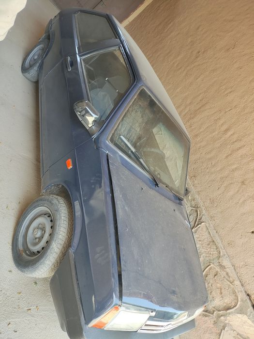 Moshina faqat naqdga