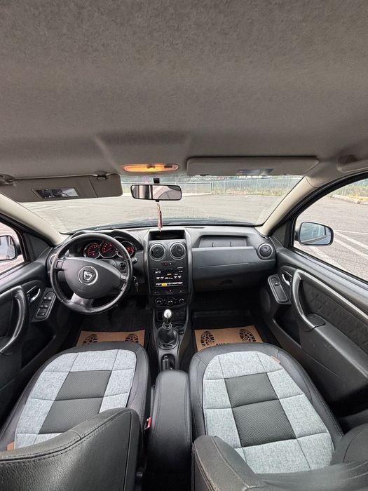 Dacia Duster 1.5 dCi 2015 | Piele | Navigație | 180.00 km