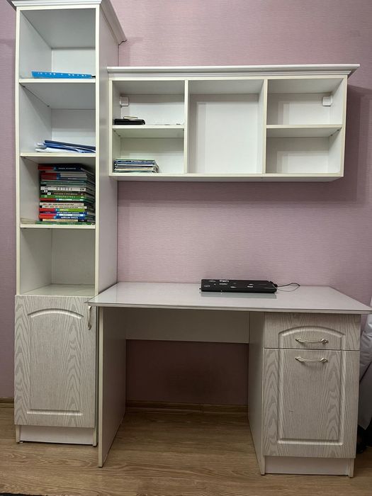 Продам спальный гарнитур