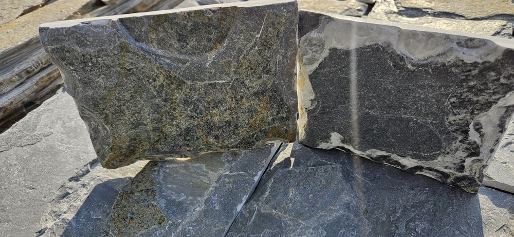 Piatră naturală scapițată