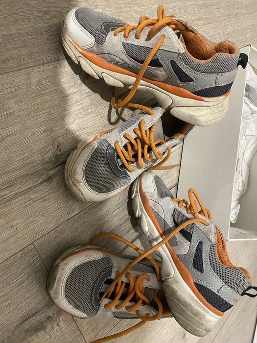 Продам кроссовки