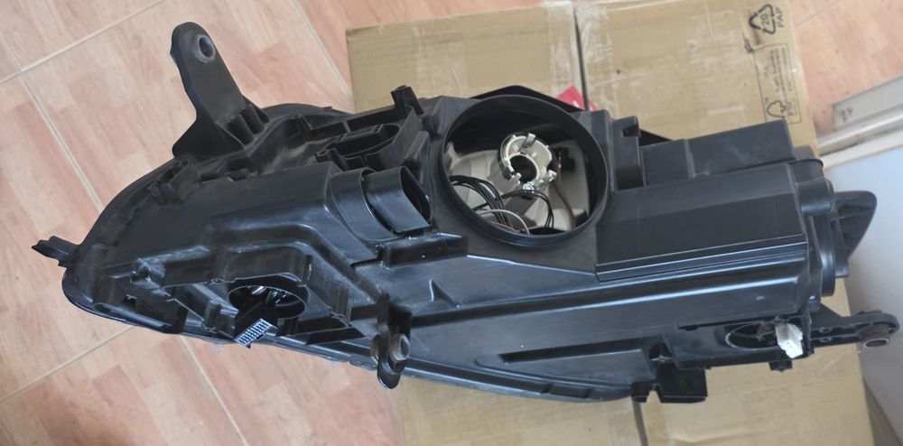 Capota si far dreapta Passat CC facelift 2013