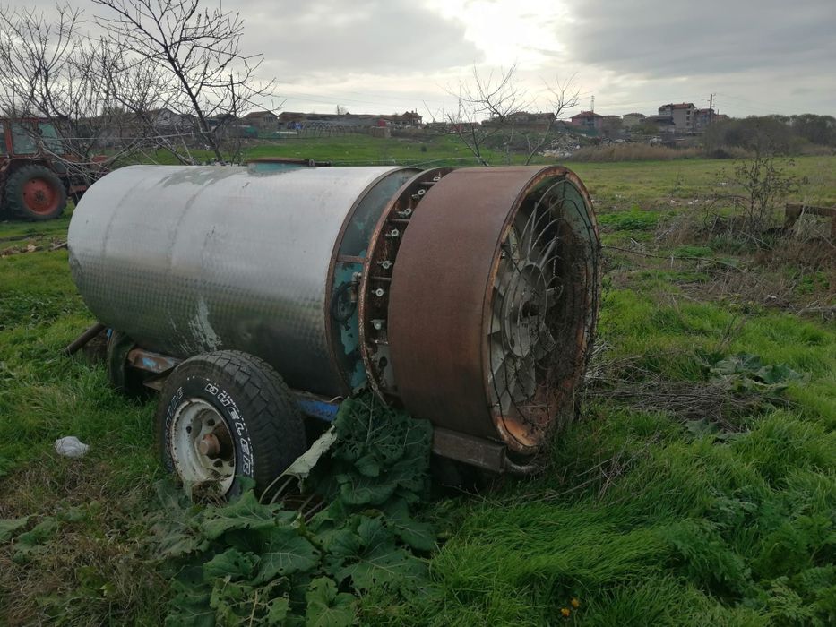 Праскачка, две помпи, резервна винтелаторна перка