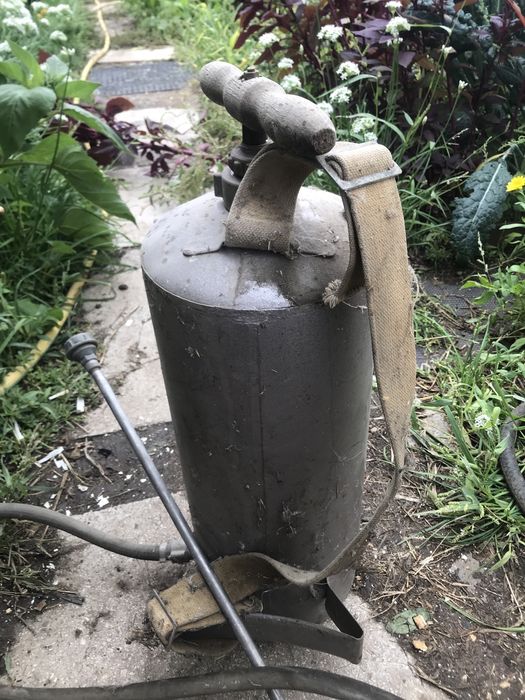 Ранцевый опрыскиватель