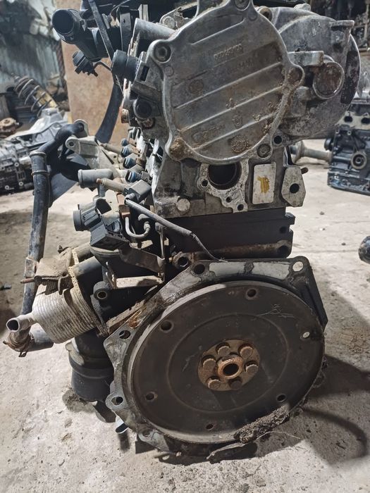 TFSI двигатель2.0  на фольксваген ауди