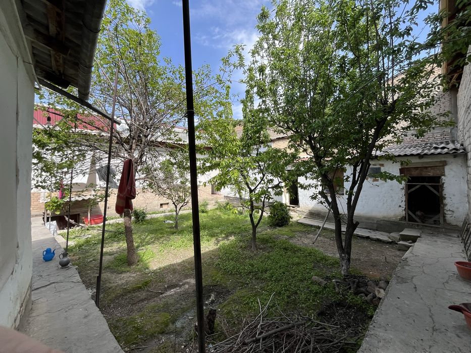 Продаётся дом в центре города, 4 соток 6 комнат