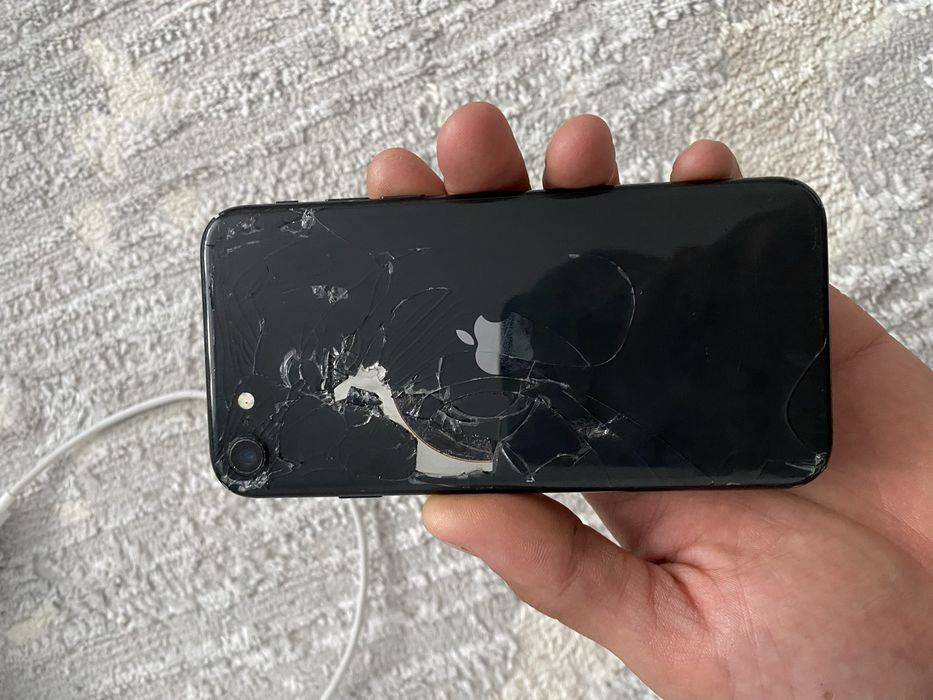 Iphone SE 15000 тенге