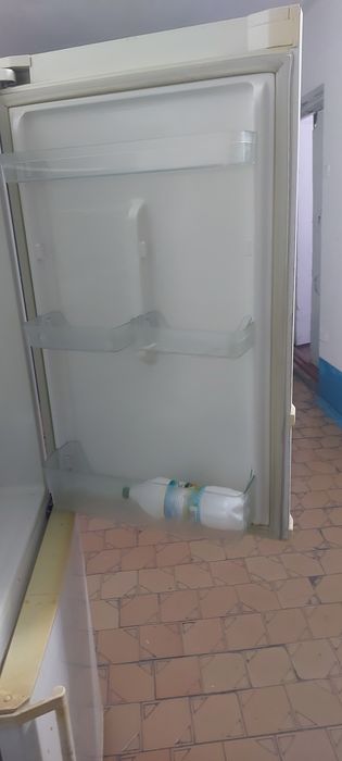 Продам холодильник ь/у