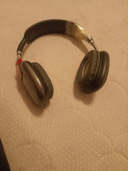 Аирподс макс работает