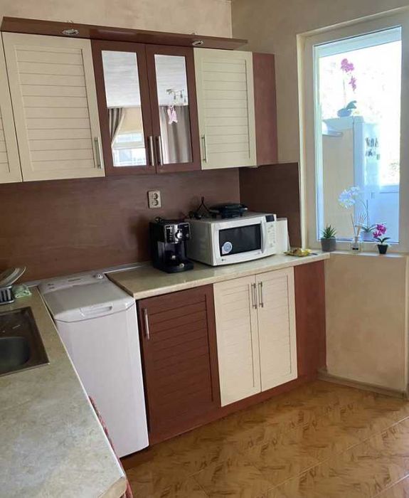 Дава се под наем Тристаен апартамент в Бургас, Изгрев - 78 кв.м за 250 € - Снимка #23