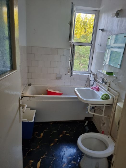 Vând apartament 2camere 52m în tudor vladimirescuBucsinescu