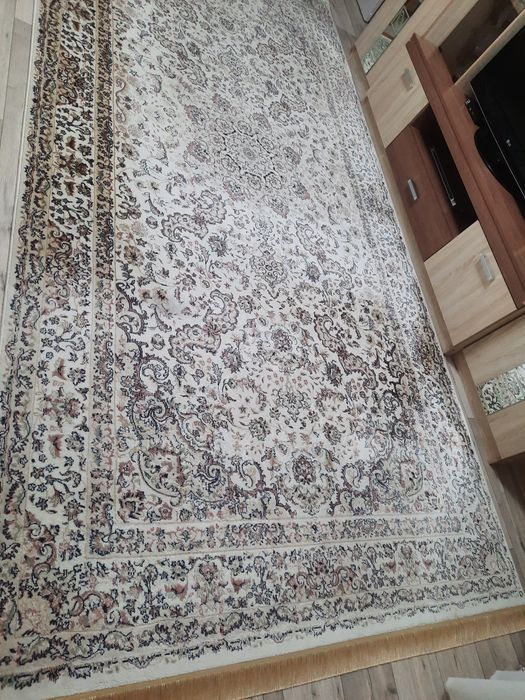 Продам коверь Турецкий  размер 2х4