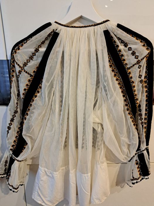 Ie traditionala autentica