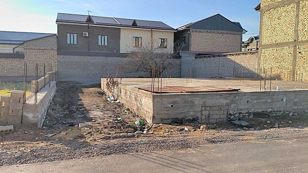 Yer sotiladi. Kadastr qilingan.Srochna.5 sotix.Podval qilingan 180 kv.