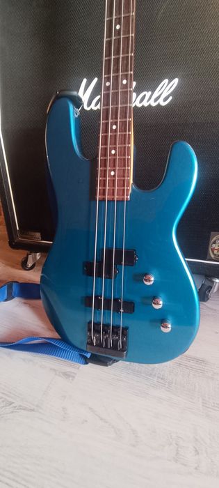 Бас китара Charvel model 2B