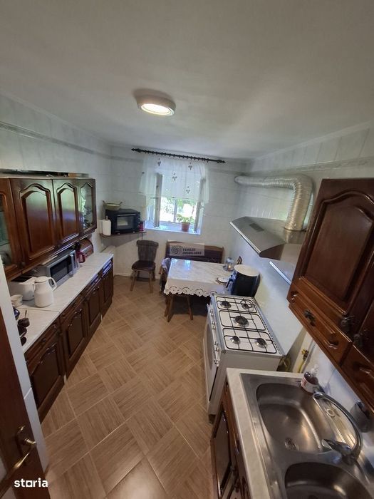 Apartament de 4 camere+ 1 /etaj 2/125mp /Independentei/Focsani/Finante