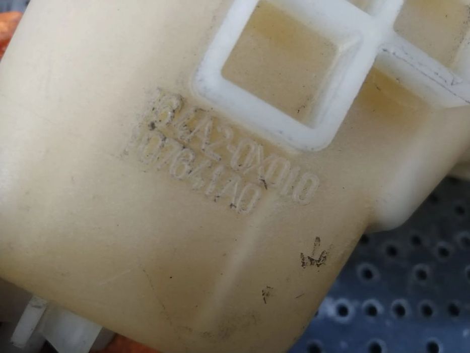 vas expansiune 1.6 d  toyota verso r2 164a20x010