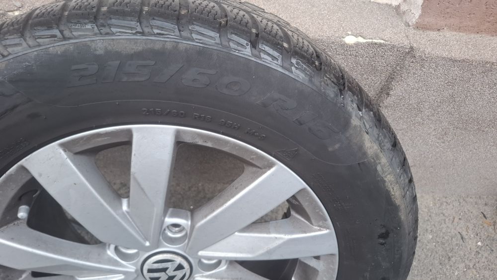 Jante aliaj b8 cu cauciucuri de iarnă