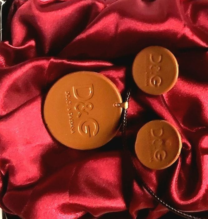 Vând Seturi de bijuterii Unice foarte Rafinate Versace,Dolce Cabana