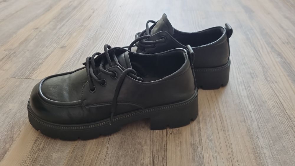 Туфли для девочки 36-37 размер