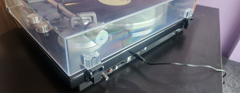 Vand Pick-up AKAI TTA07USB Bluetooth + colecție albume vinil