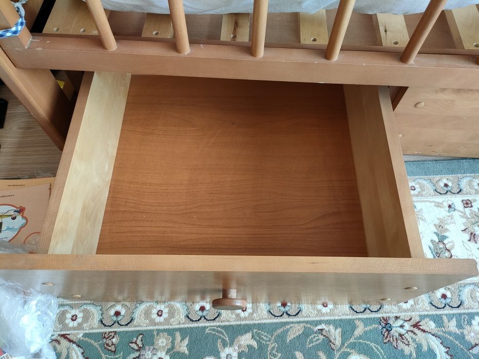 Детская кроватка