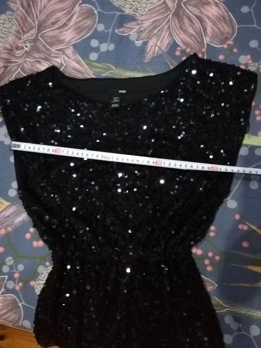 Черна пайетена рокля