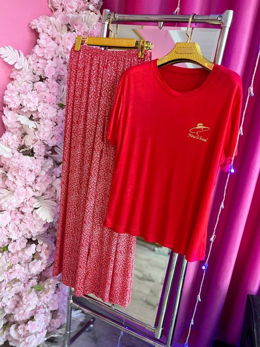 Ayollar va qizlar uchun pinyuar pijamala