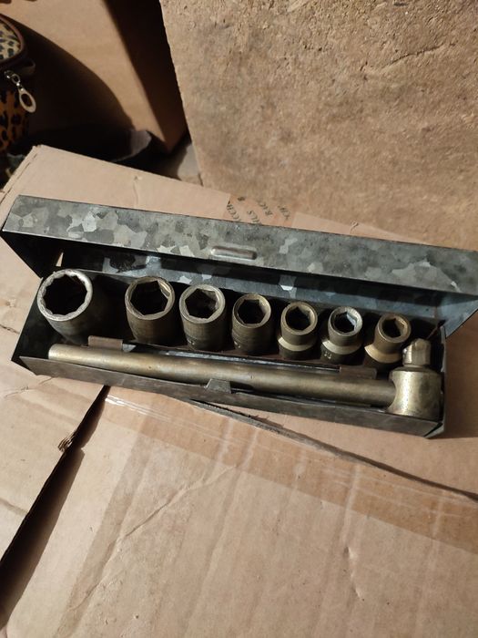 Продам набор рожковых ключей.