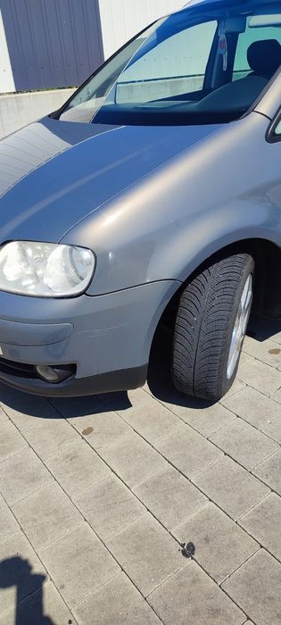 Vând mașină Volkswagen Touran 2007