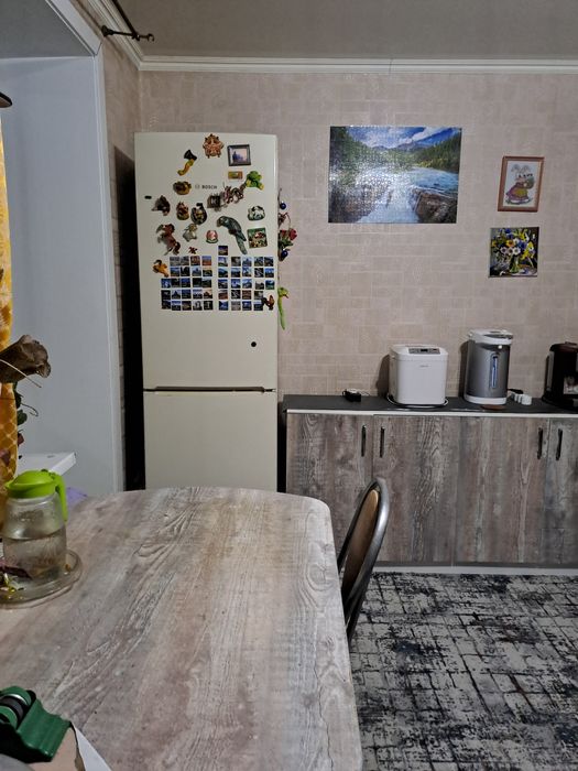 Продам  3-х  комнатную  квартиру.