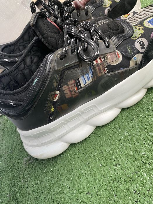 Versace chain reaction