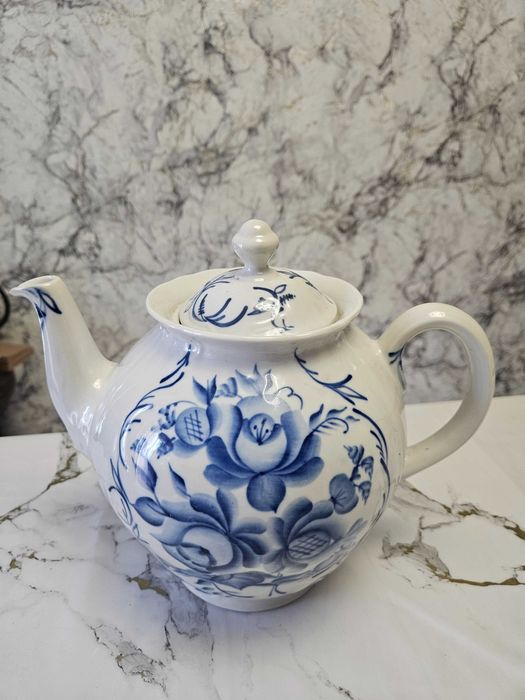 Фарфоровый заварной чайник Гжель