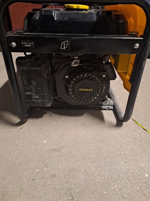 Vând generator Stanley