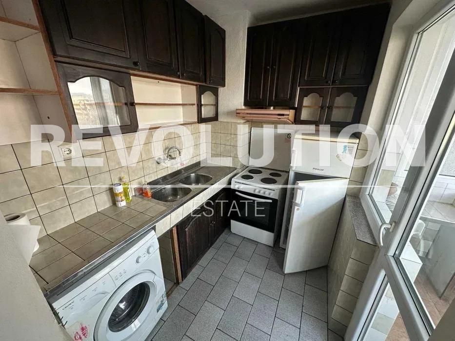 Дава се под наем Двустаен апартамент в Варна, Базар Левски - 78 кв.м за 448.8 € - Снимка #4