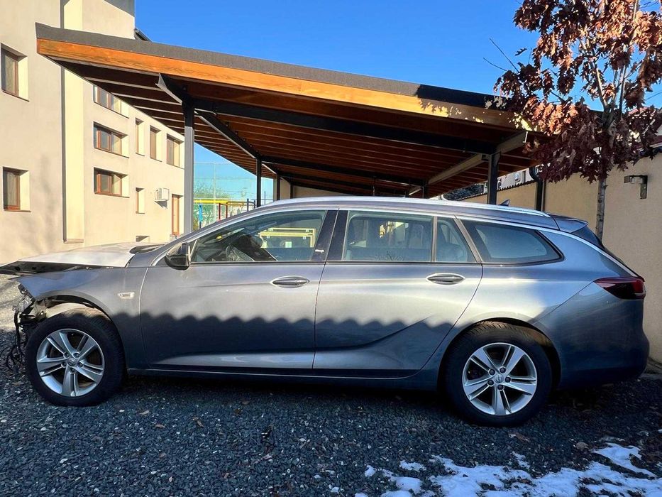 opel insignia avariat