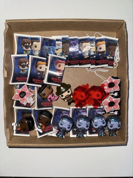 Фигурки Kinder Joy Stranger Things (Очень странные дела)