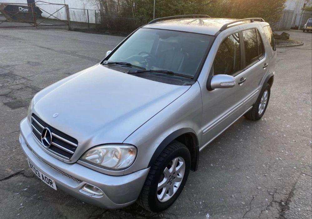 Vand sau schimb  Mercedes ML270 CDI 4Matic 2.7 Diesel 5 in linie  Cutie Automata  An 2003 162K Km reali Carte service doar la Mercedes
