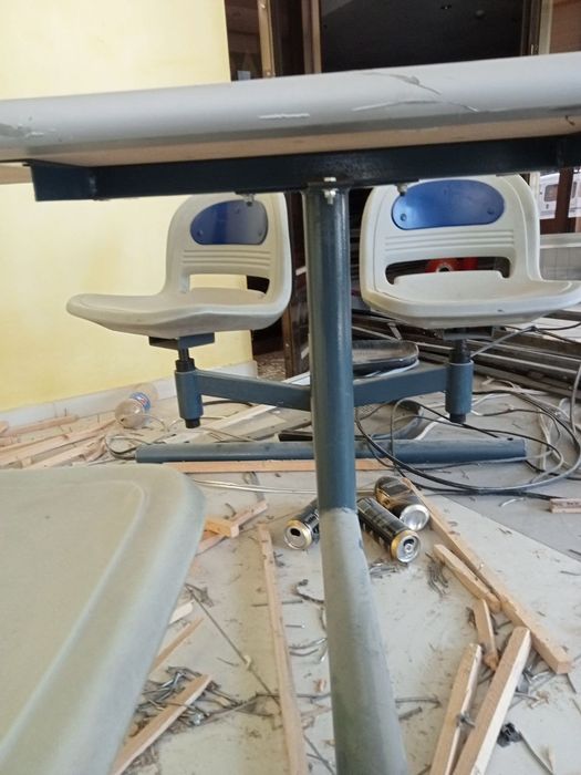 Стол стул сотилади