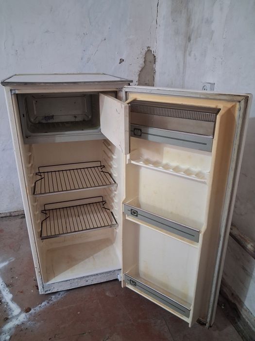 Продам холодильник