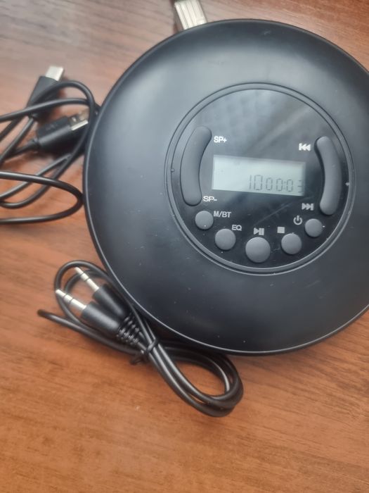 Cd плеер Bravo q802, (2 кабеля для использования)