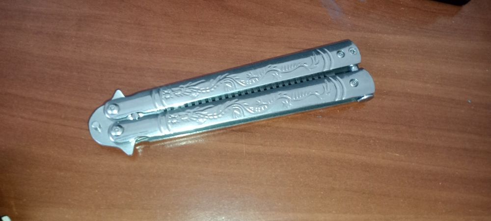 Бабочка расческа