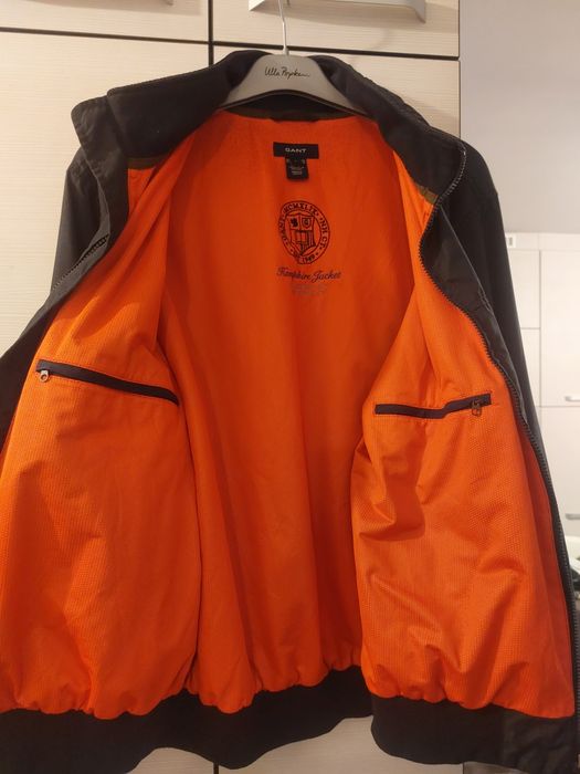 Продавам пролетно мъжко яке GANT L