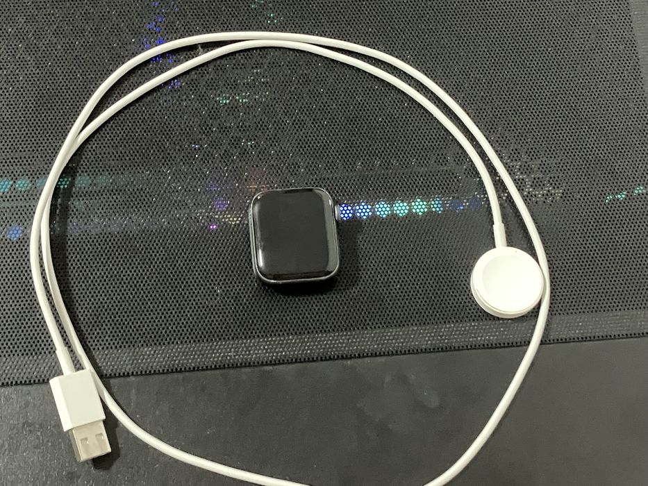Vand apple watch 5 40mm URGENT!!