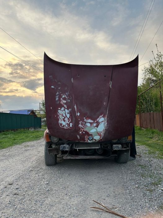 Продам капот е 34