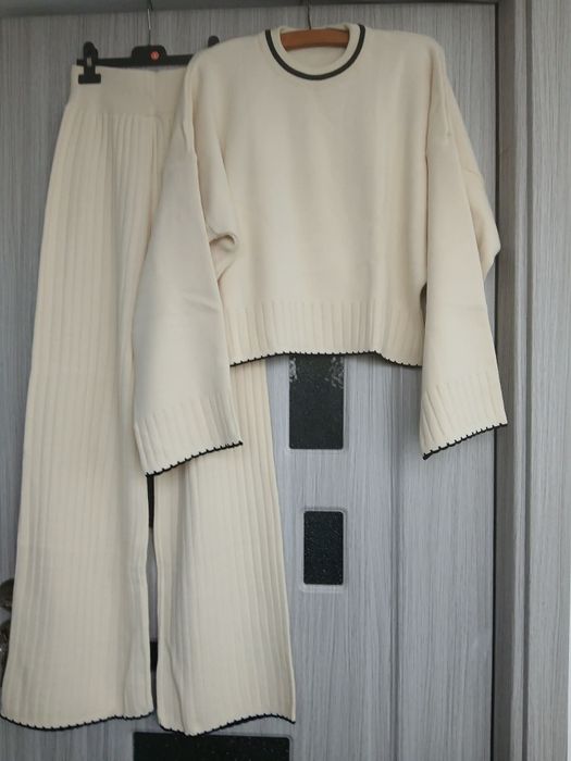 Compleu tricot damă..Mărime Universala