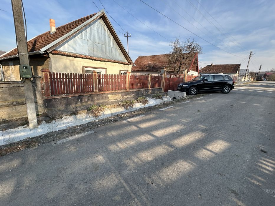 Vand casa la tara