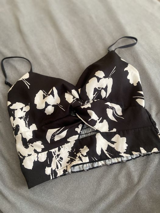 Къс черно-бял топ