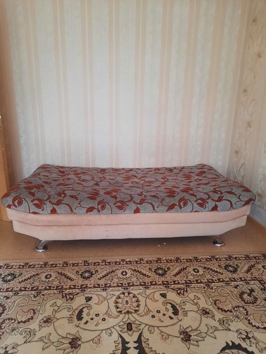 Отдам даром диван