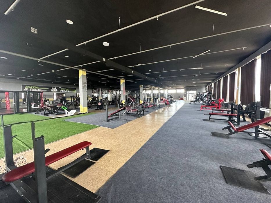 Nurafshon shahar Tuytepa 3 600 m2 daromad keltirayotgan bino sotiladi